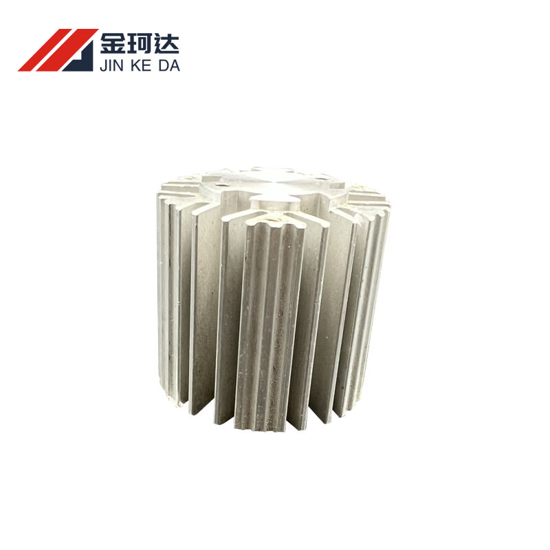 Dissipateur thermique en aluminium 6063 extrudé à haute efficacité avec finition anti-oxydation anodisée, structure à ailettes personnalisée pour processeur, lumière LED, dissipation thermique des circuits industriels, léger, faible température.